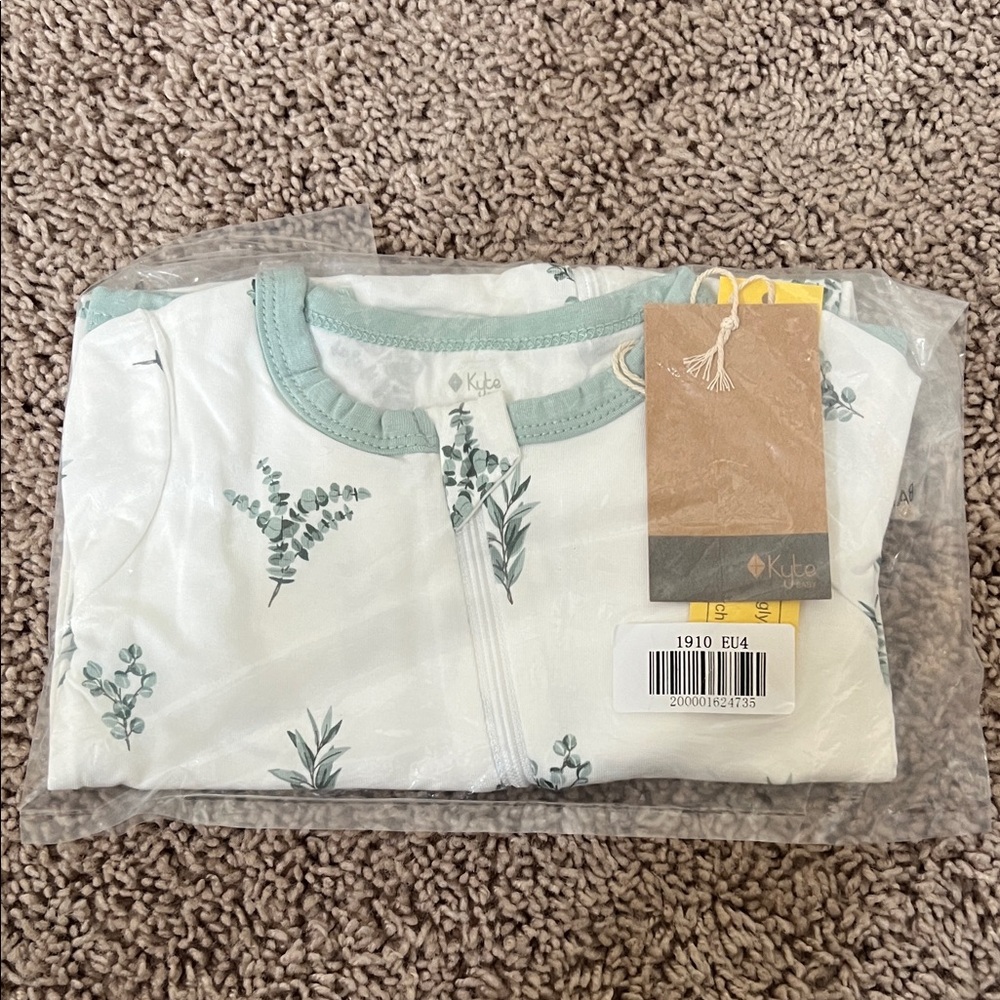 Kyte BABY Eucalyptus Zippered Romper